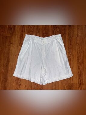 Vintage Liz Claiborne Sport Petite Size Medium Linen/Cotton White Shorts